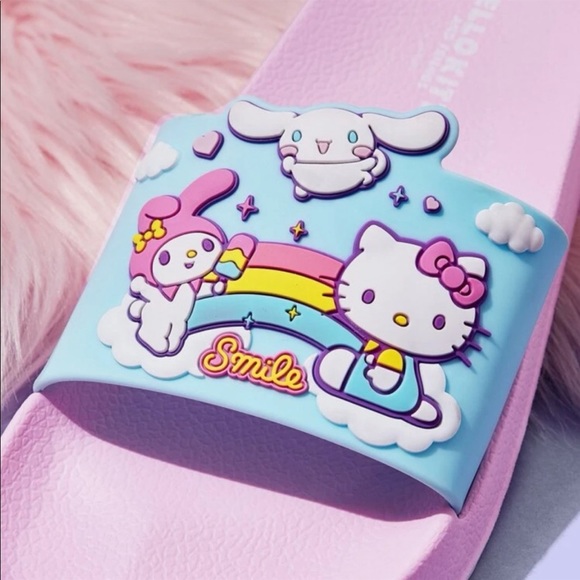 SHEIN X Hello Kitty And Friends Graphic Slides. - Picture 7 of 10